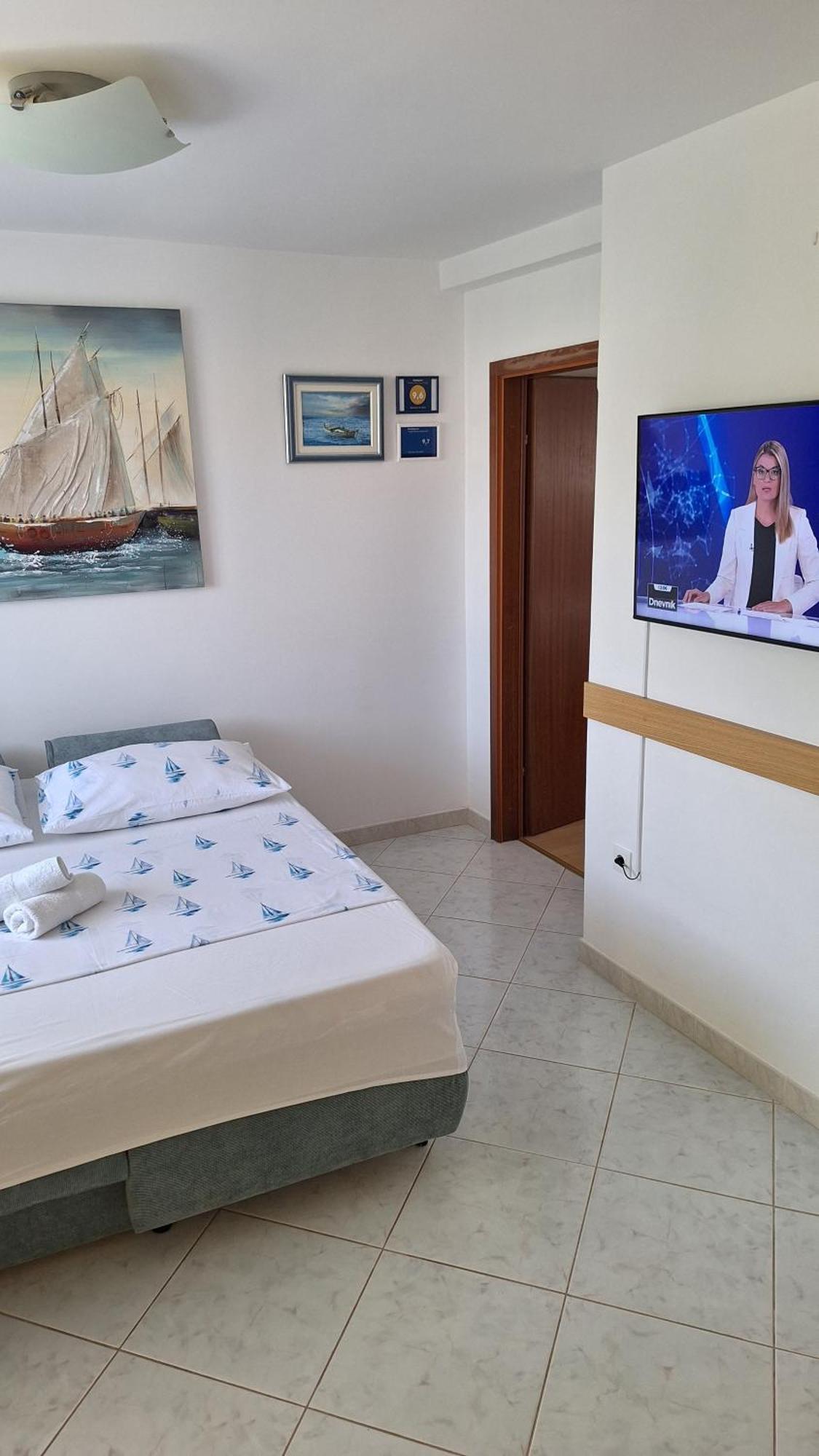 Apartmani I & J Seric Seget Vranjica Exterior photo