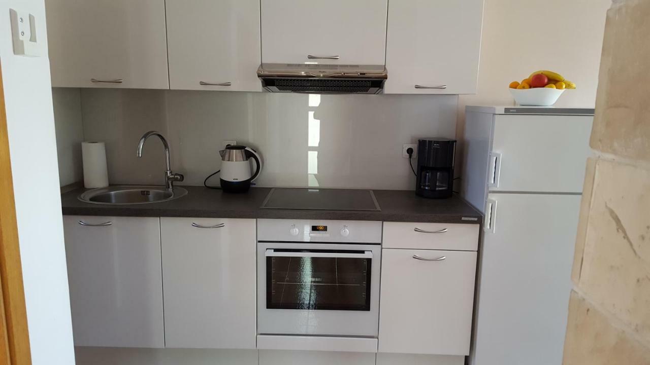 Apartmani I & J Seric Seget Vranjica Exterior photo